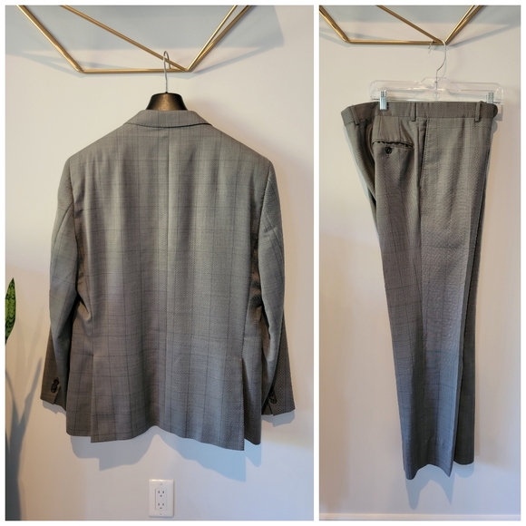 Ermenegildo Zegna 2-Piece Suit, Beige Checks, Size 42R - Picture 2 of 15